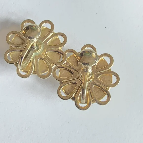 Vintage sail boat earrings screwback reverse carved painted bubble sailboat - Picture 9 of 13